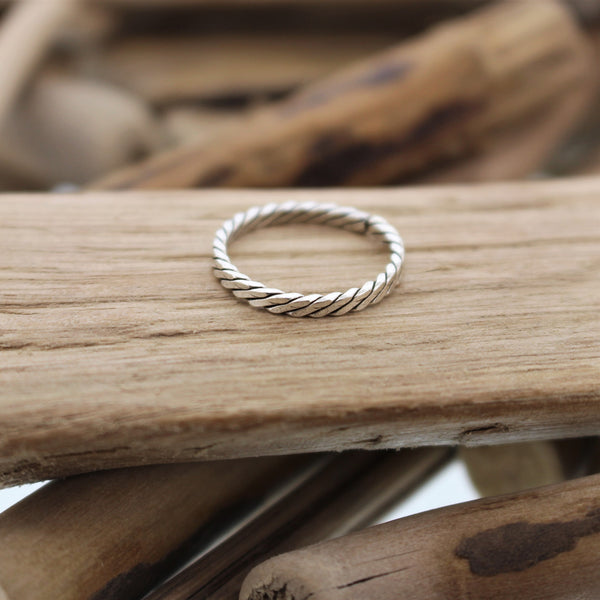 Twist Toe Ring